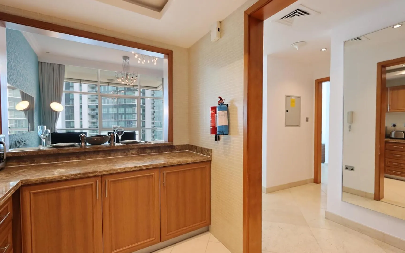 Livbnb - Captivating 1B W Partial Sea View, Marina Dubai 0*,