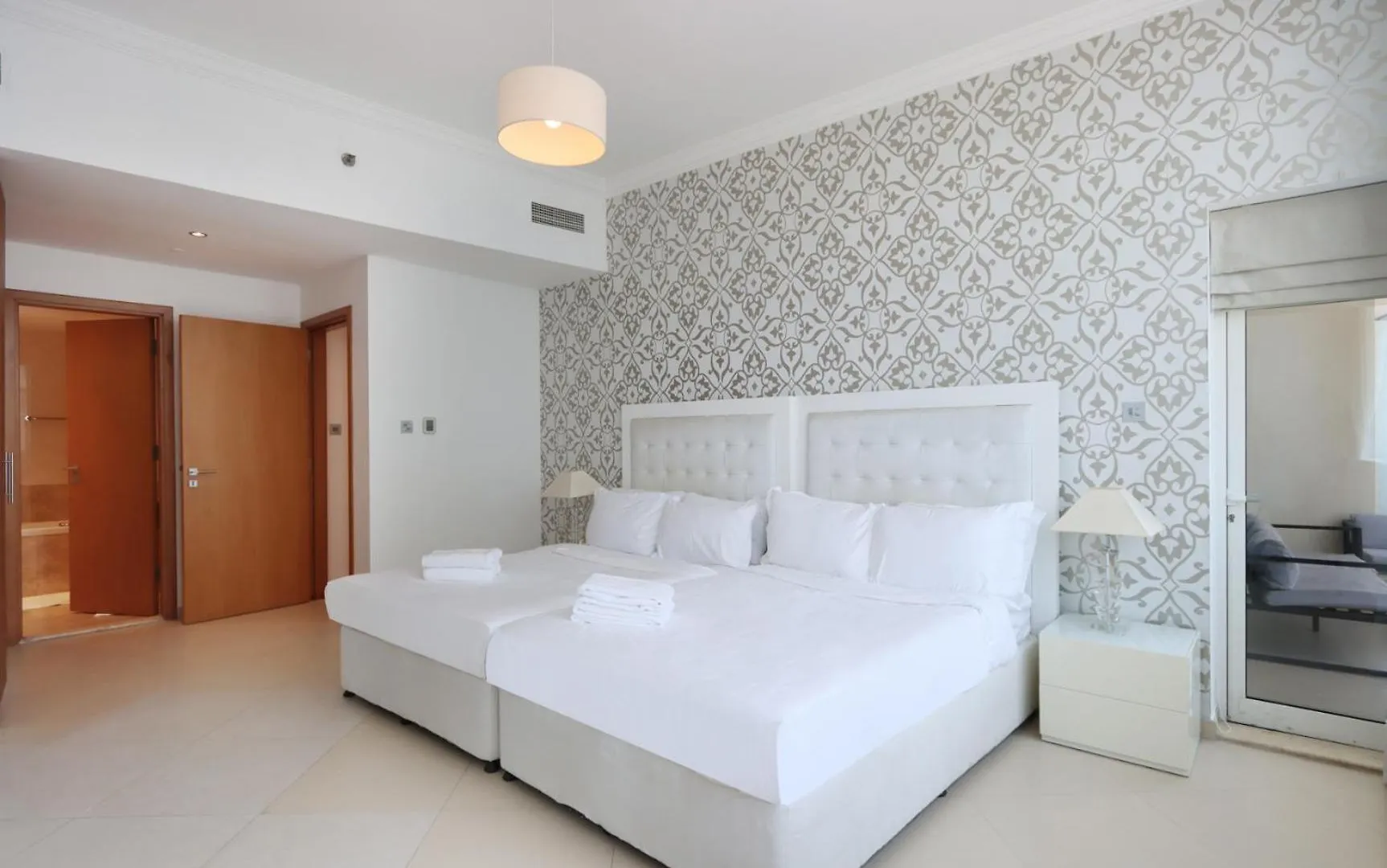 Livbnb - Captivating 1B W Partial Sea View, Marina Dubai 0*,  United Arab Emirates