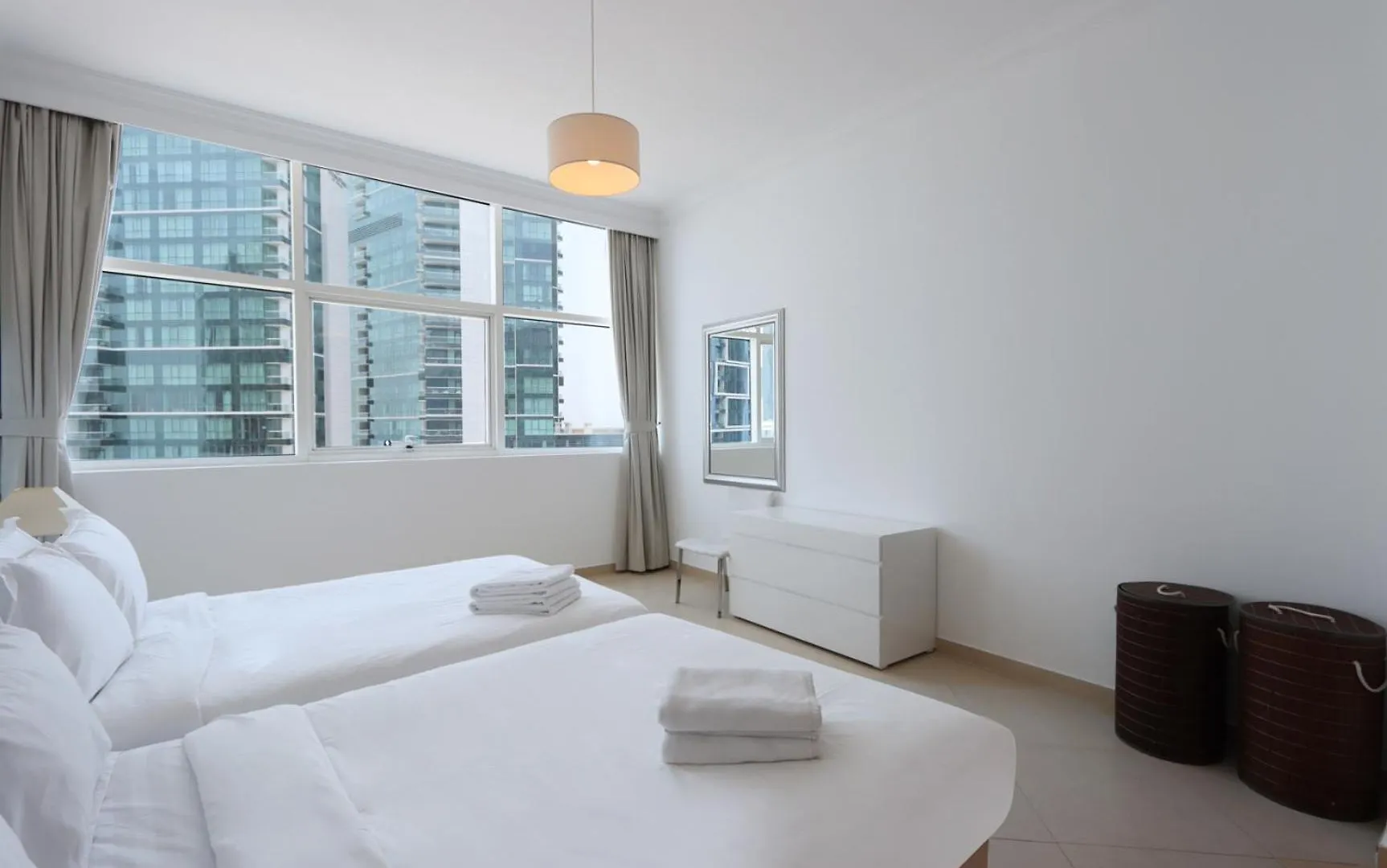 Apartment Livbnb - Captivating 1B W Partial Sea View, Marina Dubai United Arab Emirates